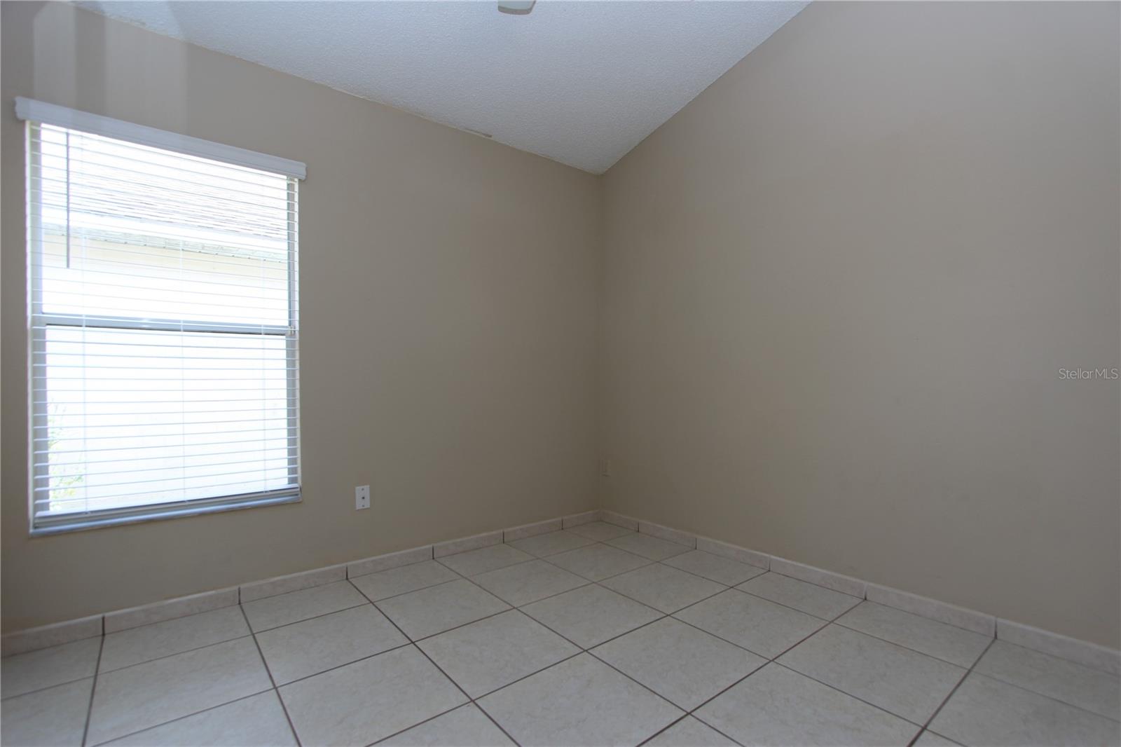 MEADOWS AT BOGGY CREEK - Residential Lease