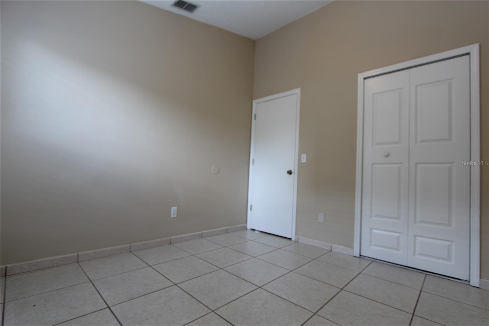 MEADOWS AT BOGGY CREEK - Residential Lease