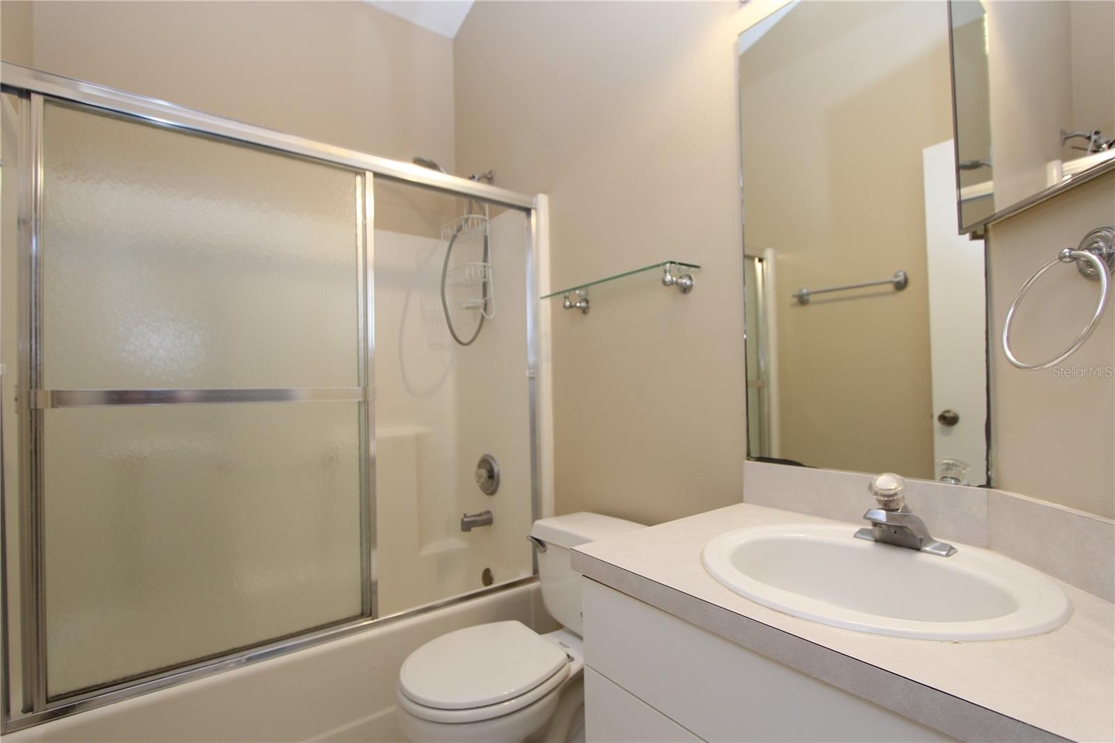 MEADOWS AT BOGGY CREEK - Residential Lease