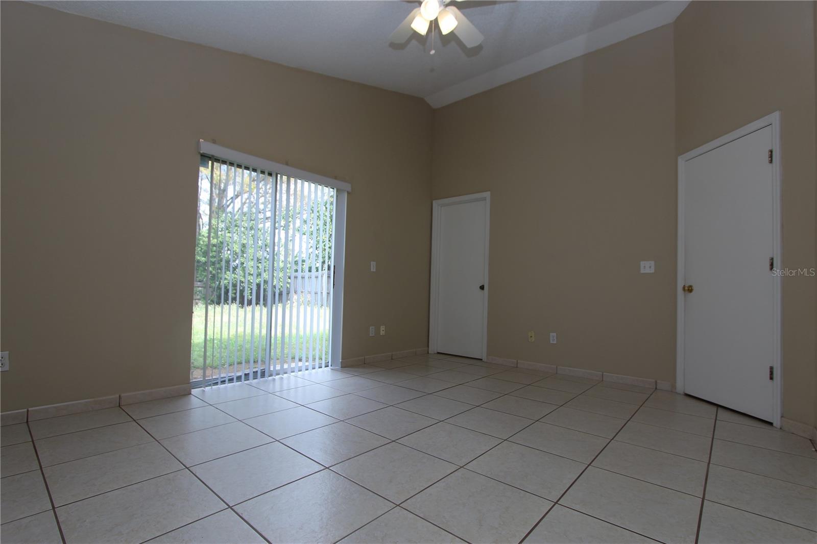 MEADOWS AT BOGGY CREEK - Residential Lease