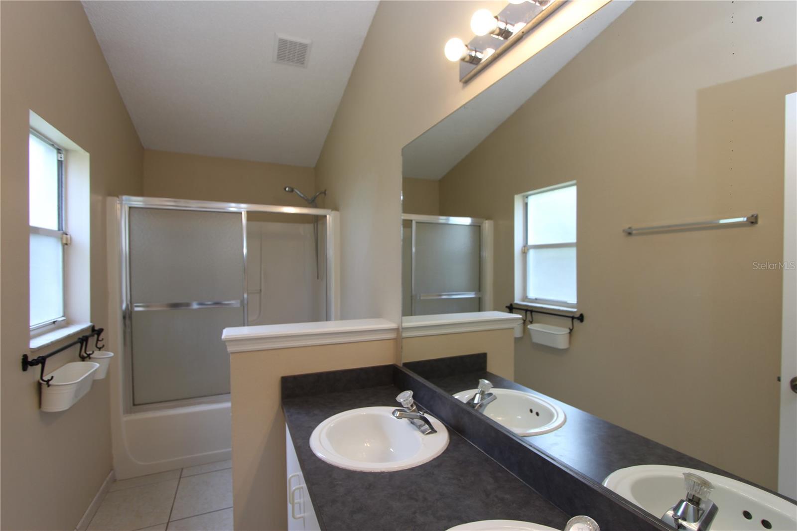 MEADOWS AT BOGGY CREEK - Residential Lease