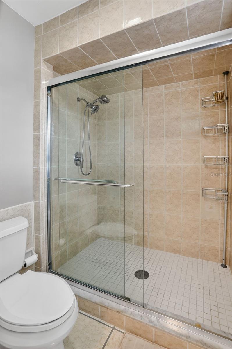 HIDDEN HARBOR - Residential