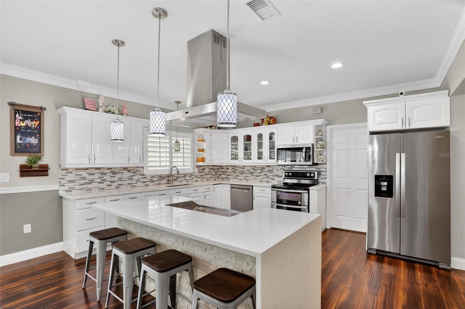 HIDDEN HARBOR - Residential