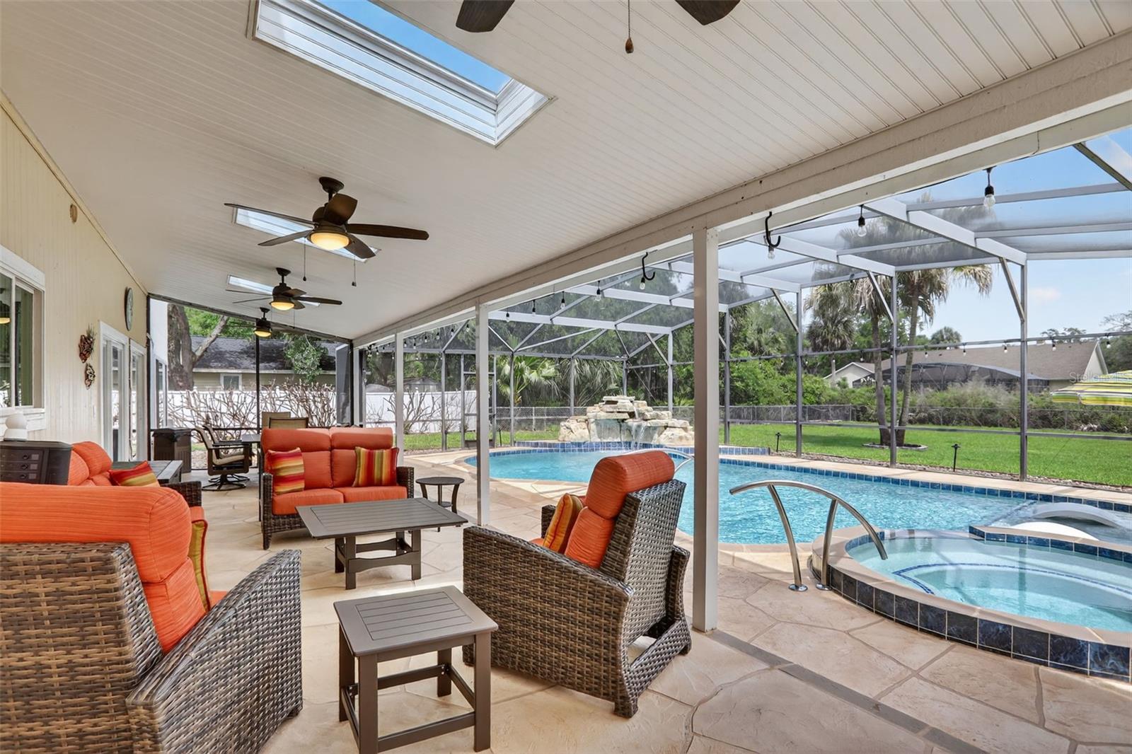 HIDDEN HARBOR - Residential