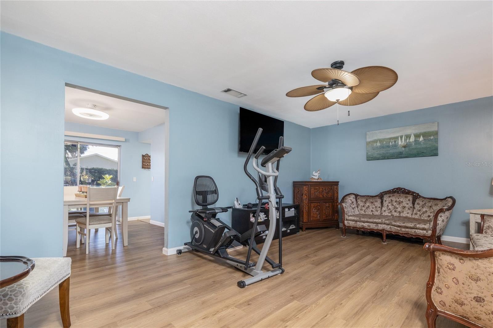 5 GREENFERN CIRCLE