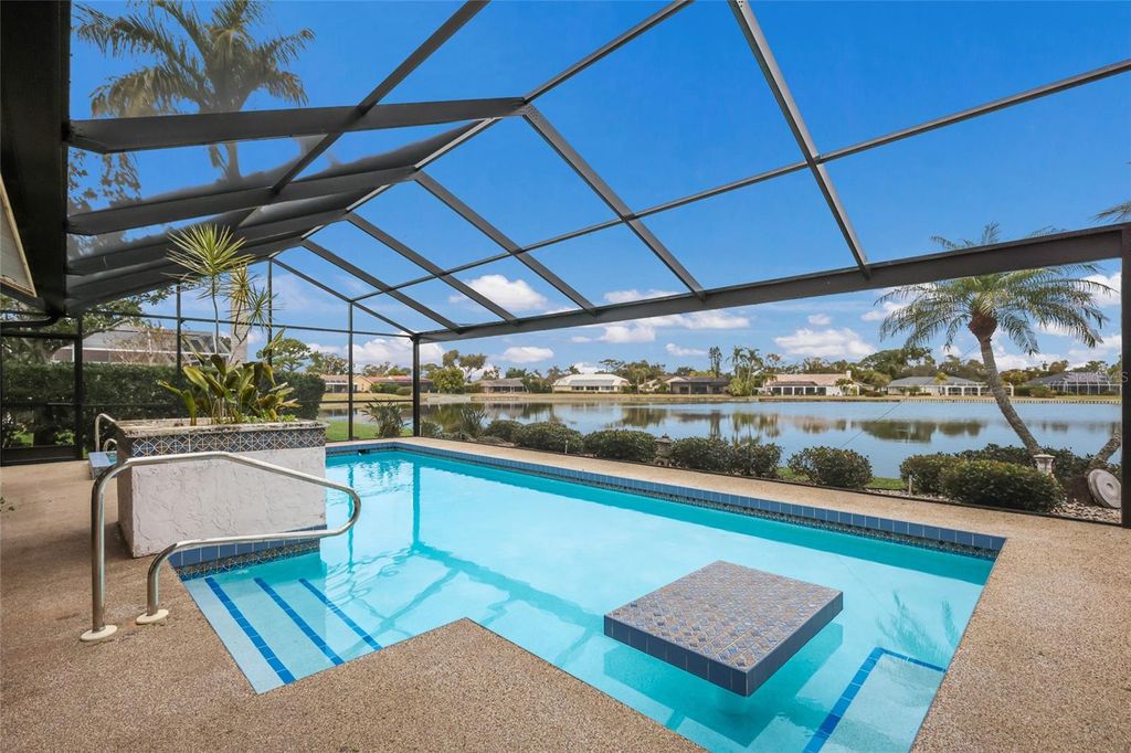 Photo of 6821 Country Lakes Circle, Sarasota, FL 34243 (MLS # A4686274)