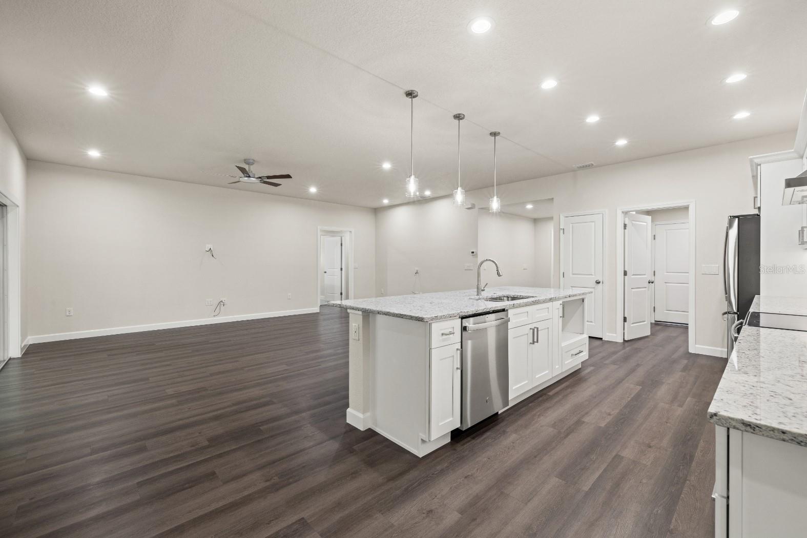 SAN ANGELA GARDENS - Residential