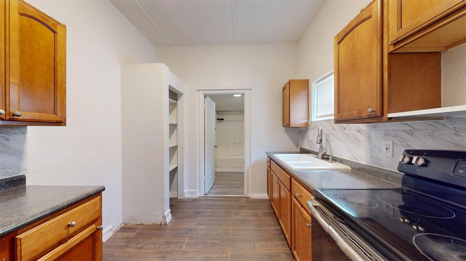 BETTS & CLARK SUB - Residential Income