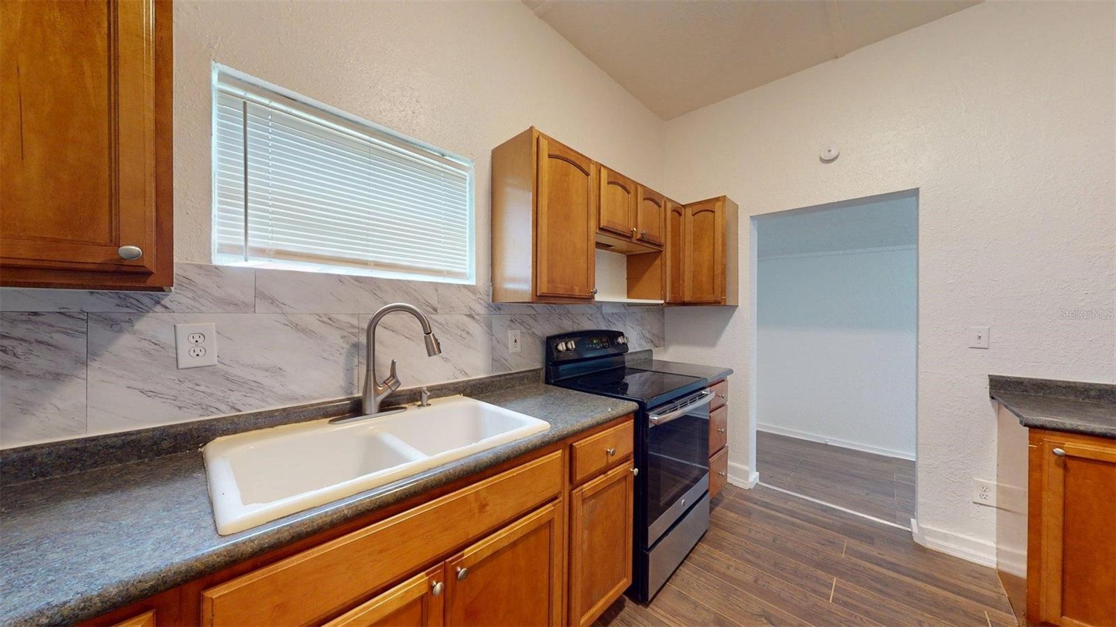 BETTS & CLARK SUB - Residential Income