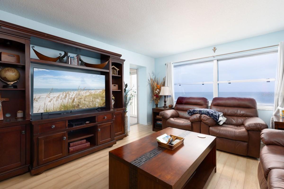11000 GULF BOULEVARD 1004
