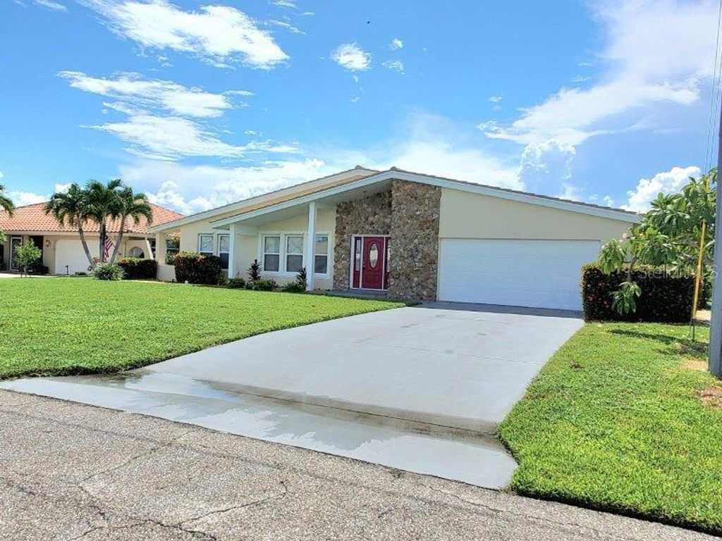 Photo of 423 Via Cintia, Punta Gorda, FL 33950 (MLS # C7514110)