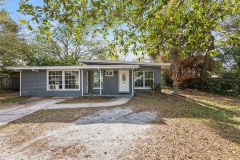Photo of 205 Oakland Avenue, Sanford, FL 32773 (MLS # O6390851)
