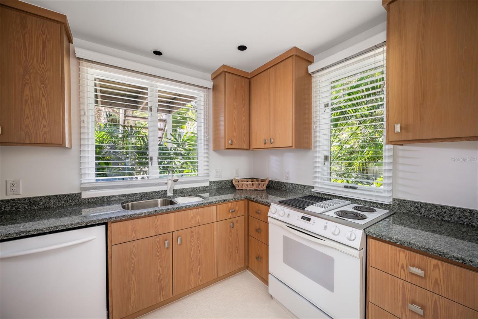 VERO BEACH SUB 1 - Residential