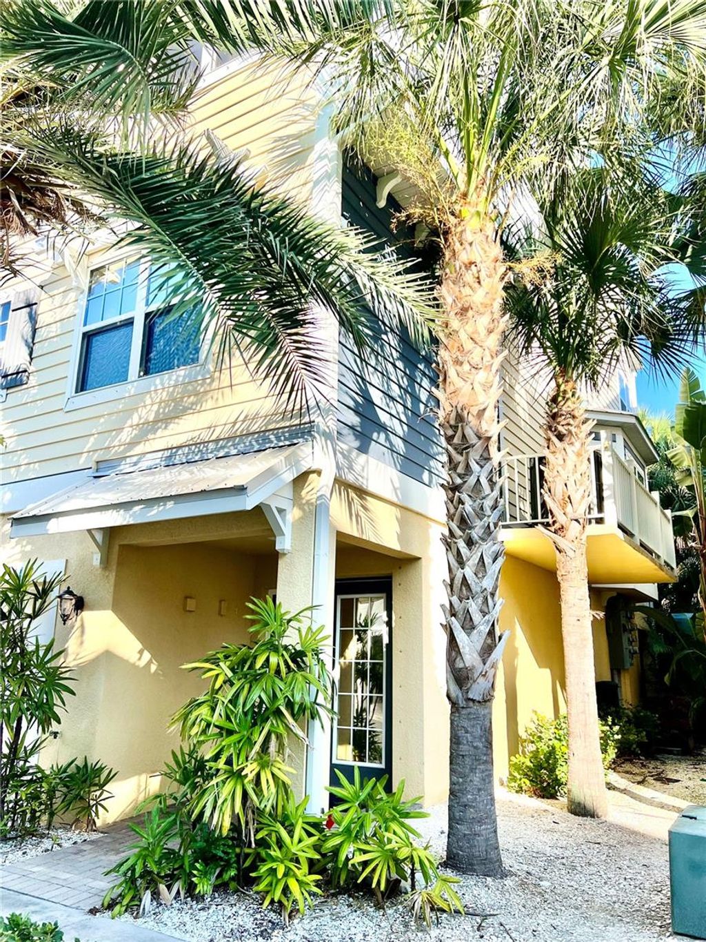 Photo of 6012 Anchorage Way S, St Petersburg, FL 33712 (MLS # A4674774)