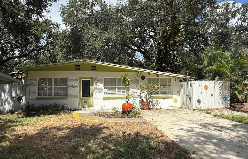 Photo of 3131 W Villa Rosa Street, Tampa, FL 33611 (MLS # J993396)