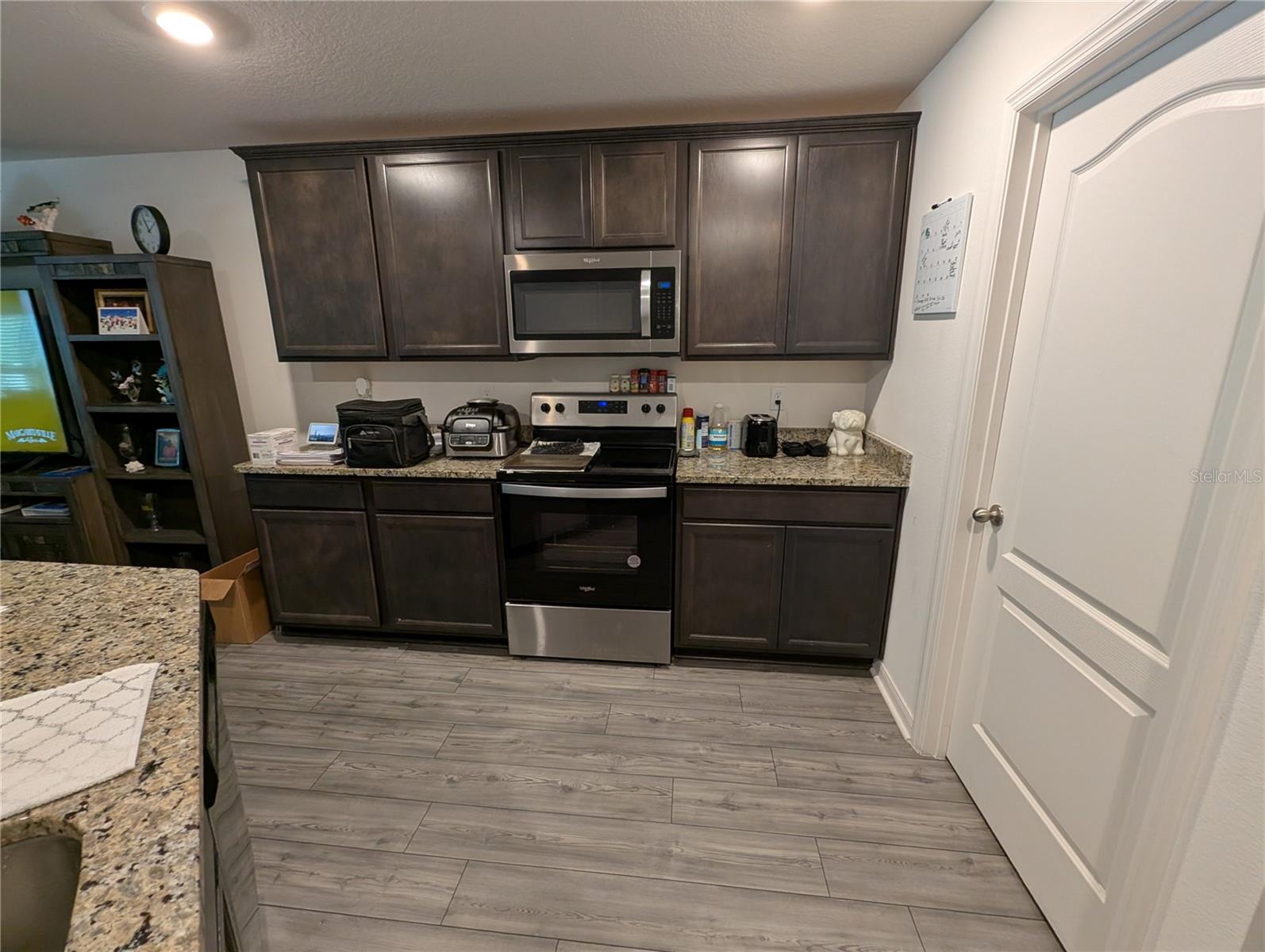 HAMLETS/TAVARES - Residential