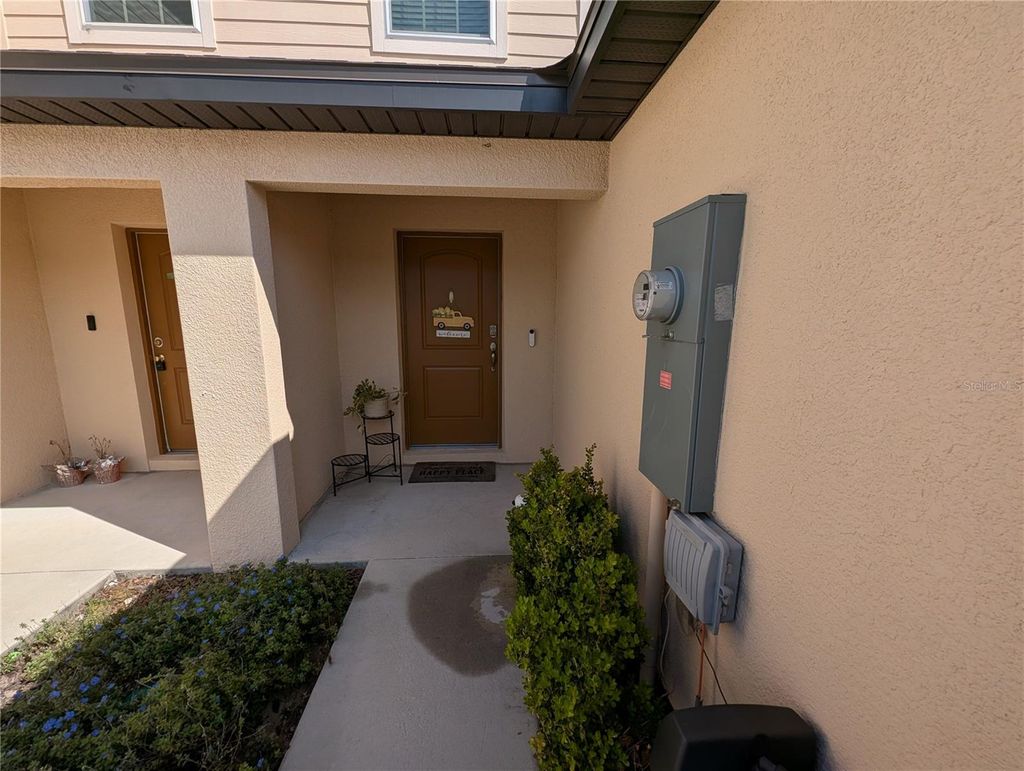 Photo of 1556 Wynford Circle, Tavares, FL 32778 (MLS # A4689190)