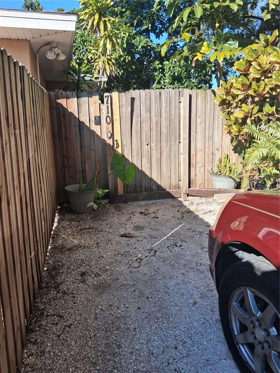 LAKE VILLA SUB - Residential Lease