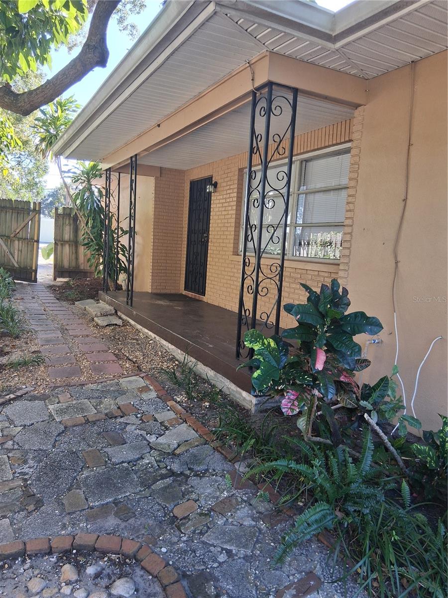 LAKE VILLA SUB - Residential Lease