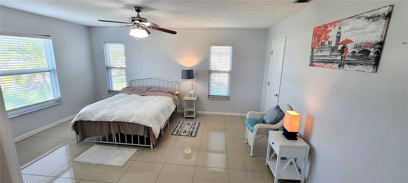 IMPERIAL POINT CONDO - Residential