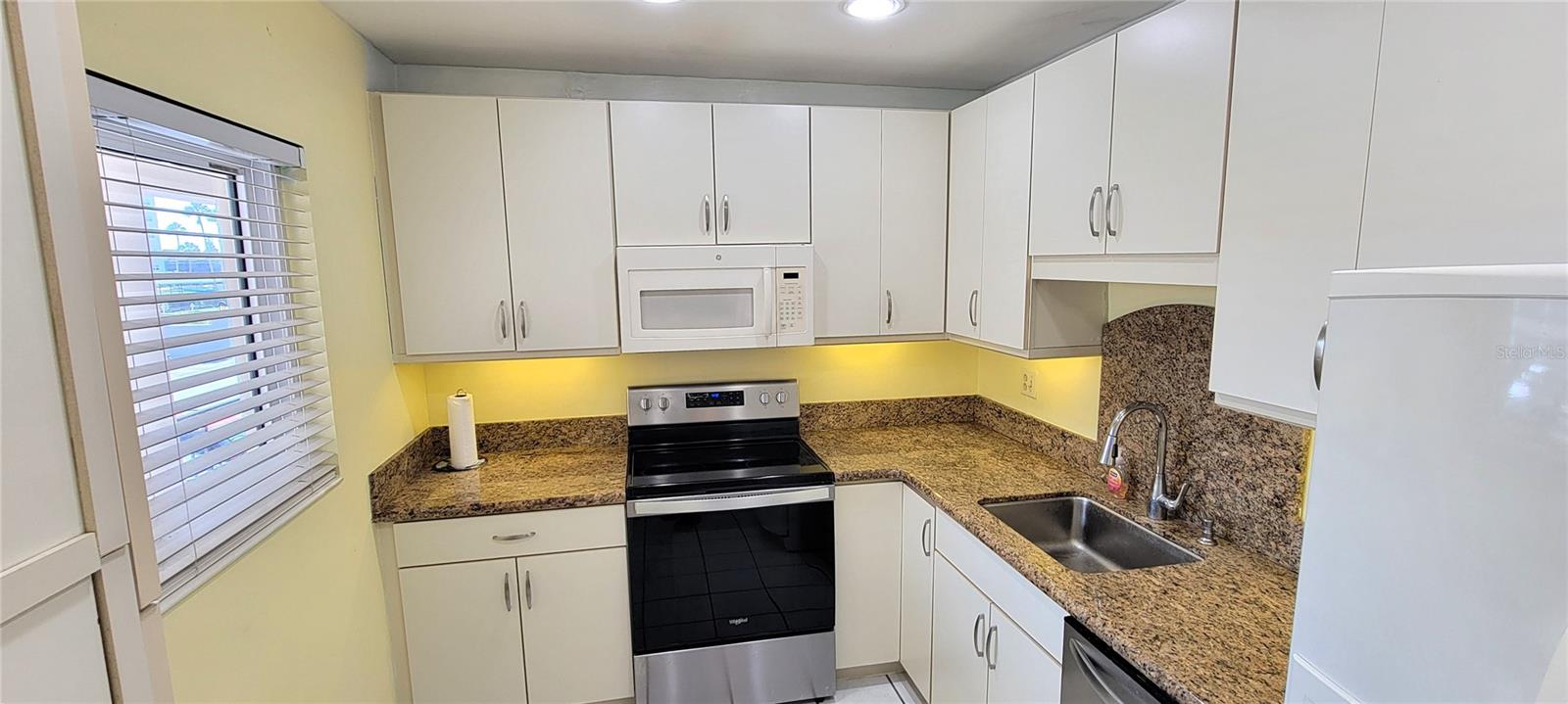 IMPERIAL POINT CONDO - Residential