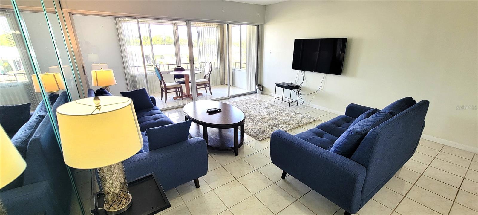 IMPERIAL POINT CONDO - Residential