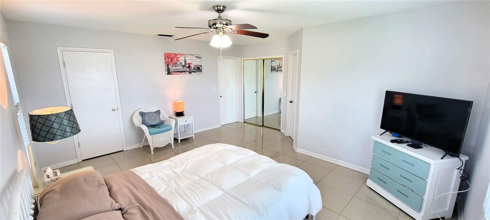 IMPERIAL POINT CONDO - Residential