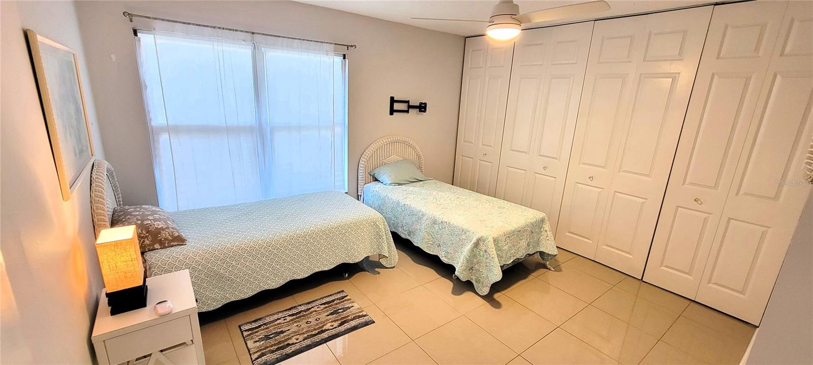 IMPERIAL POINT CONDO - Residential