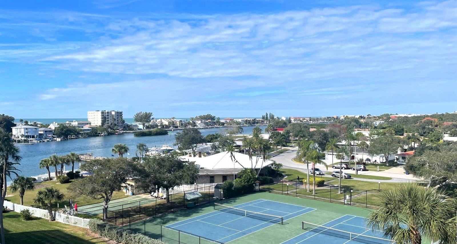 IMPERIAL POINT CONDO - Residential