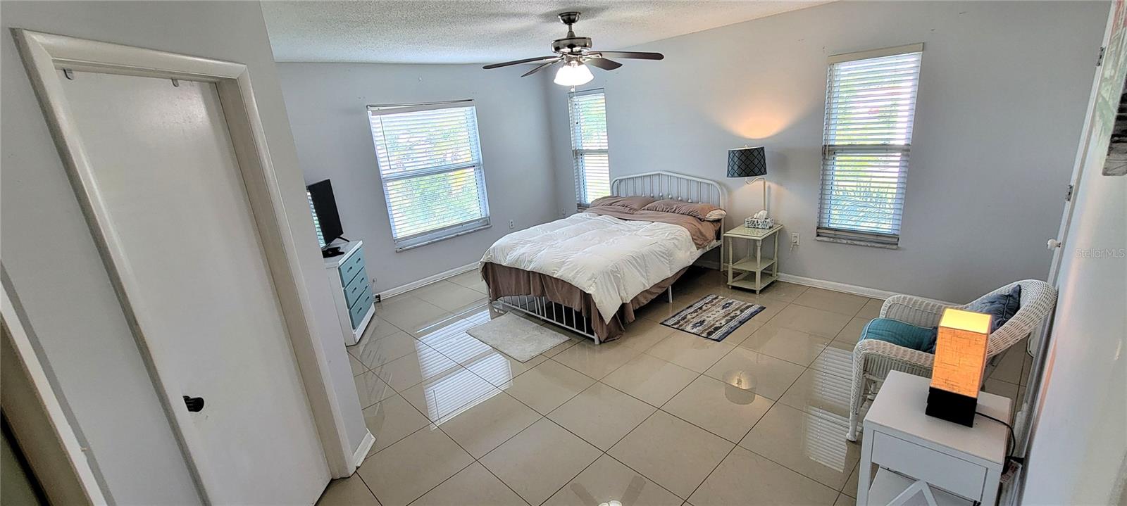 IMPERIAL POINT CONDO - Residential