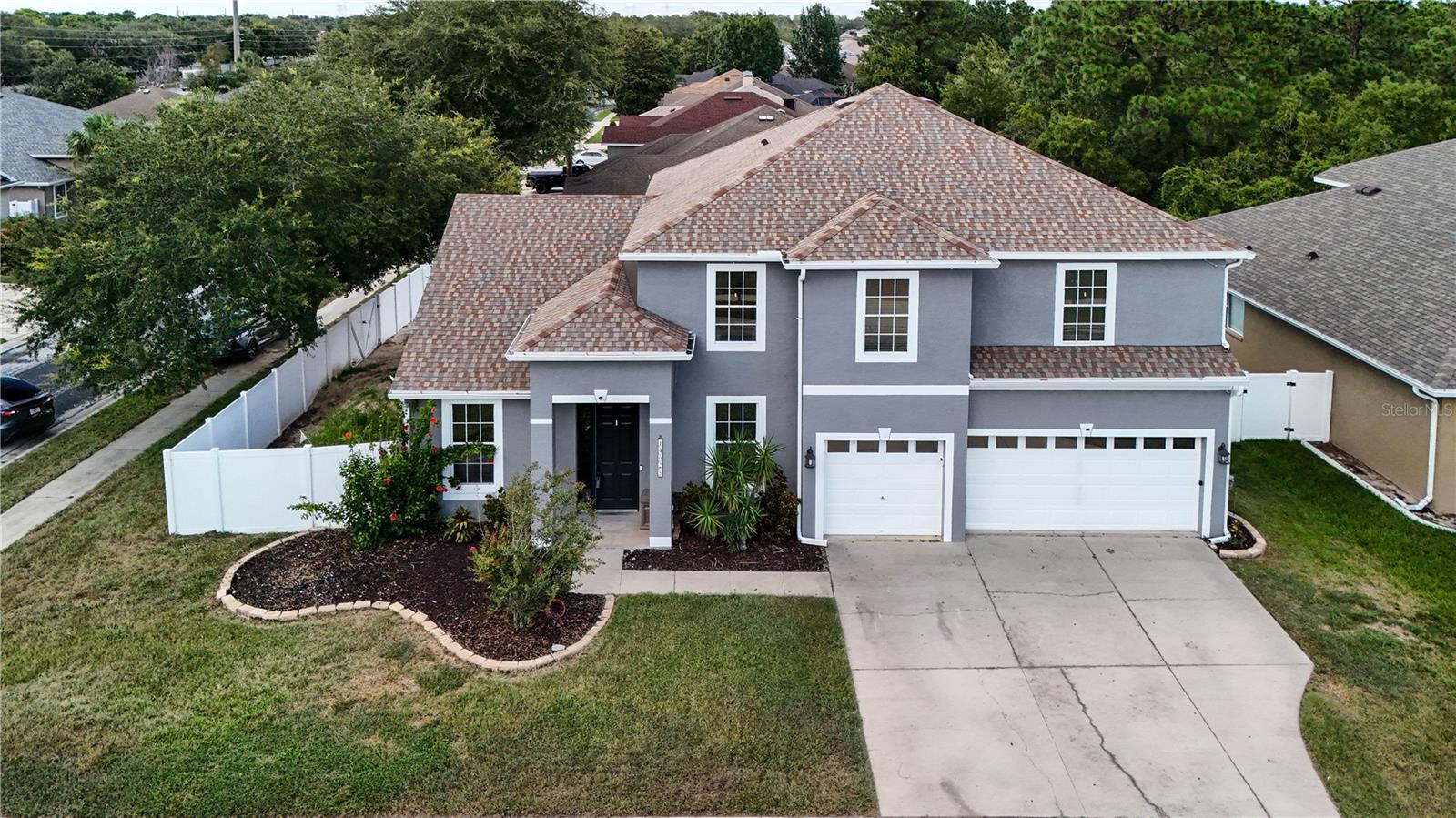Are you looking for a home that has equity as soon as you purchase? Then look no further. This stunning 5-bedroom, 4-bathroom home with an office is being offered at $50,000 below comparable recently sold models—making it a rare opportunity you don’t want to miss.
Step inside and you’ll be greeted by nearly 3,000 sq ft of thoughtfully designed living space. The spacious kitchen with granite countertops flows seamlessly into the living areas, creating the perfect setting for entertaining or everyday family life. The home’s flexible floor plan includes a dedicated office for remote work or study, while the five bedrooms provide plenty of space for everyone. Retreat to the owner’s suite, complete with a spa-like bathroom, complete with jacuzzi tub and generous walk-in closet. Outside, the PVC-fenced backyard offers both privacy and security, perfect for pets, play, or weekend barbecues. A 3-car garage provides ample parking and storage for vehicles, toys, and tools. Located in a desirable Spring Hill neighborhood of Sterling Hill, this home combines value, space, and style—a true must-see for buyers looking to secure instant equity.