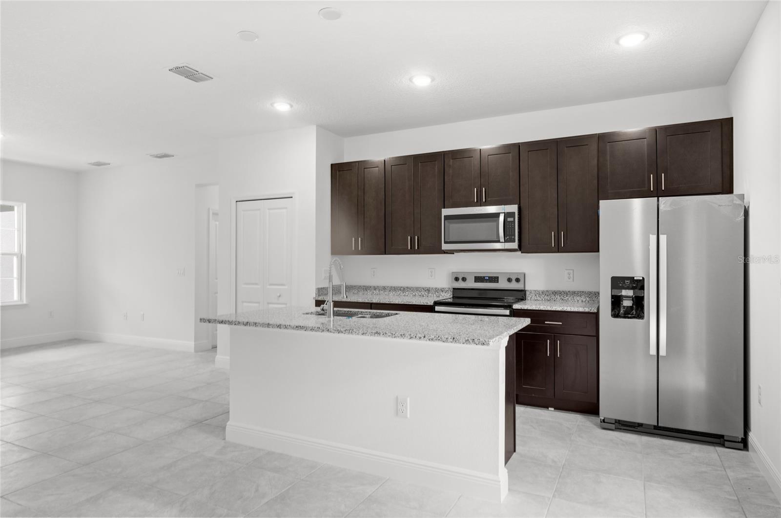 3179 W BARBERTON PLACE