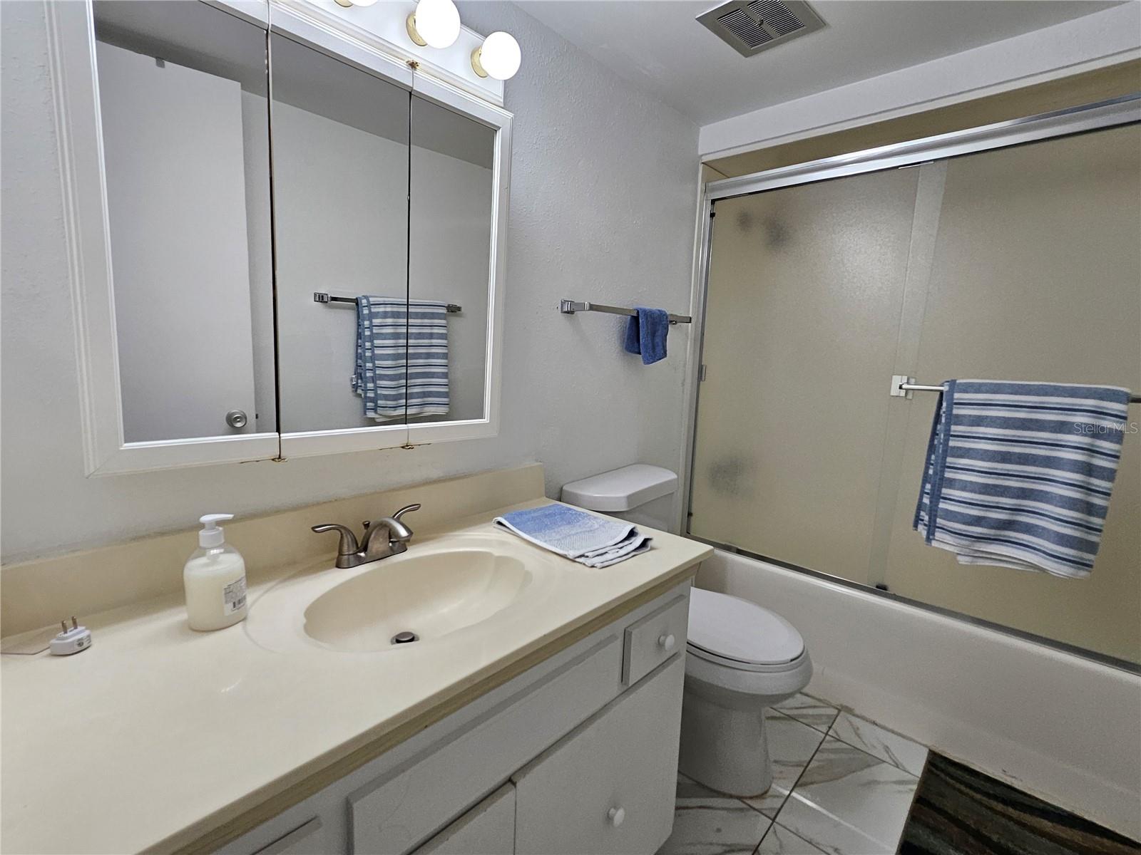 BAY ISLAND GROUP 2 - Residential Lease