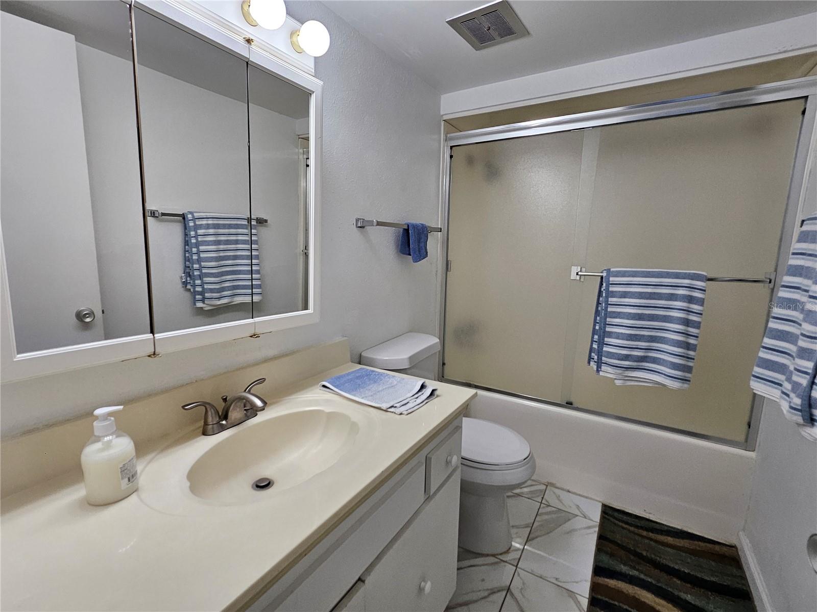 BAY ISLAND GROUP 2 - Residential Lease