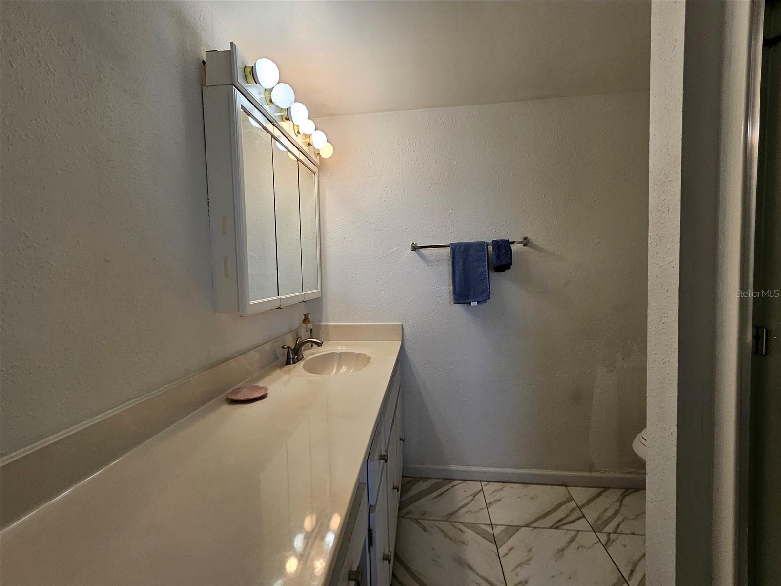 BAY ISLAND GROUP 2 - Residential Lease