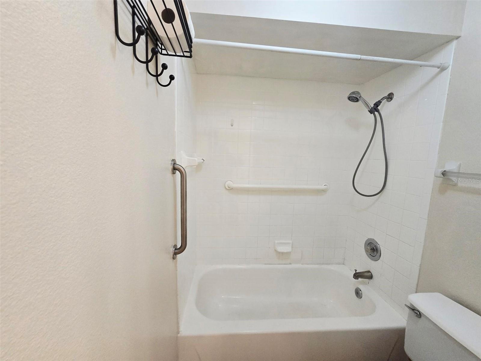 HARBOR PINES - Residential Lease