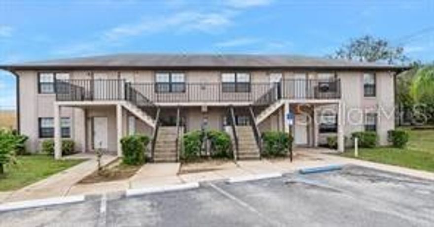 Bright and airy 1/1 condo in Daytona Beach. Just minutes from the beach. Tile and wood laminate floors throughout. Unit features a washer and dryer in the unit. Tenant responsible for monthly water bill with HOA (APPROX $100). $2,200 deposit. Ready for immediate move in!