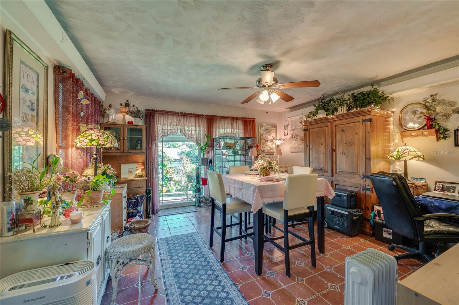 BEVERLY HILLS UN 14 - Residential