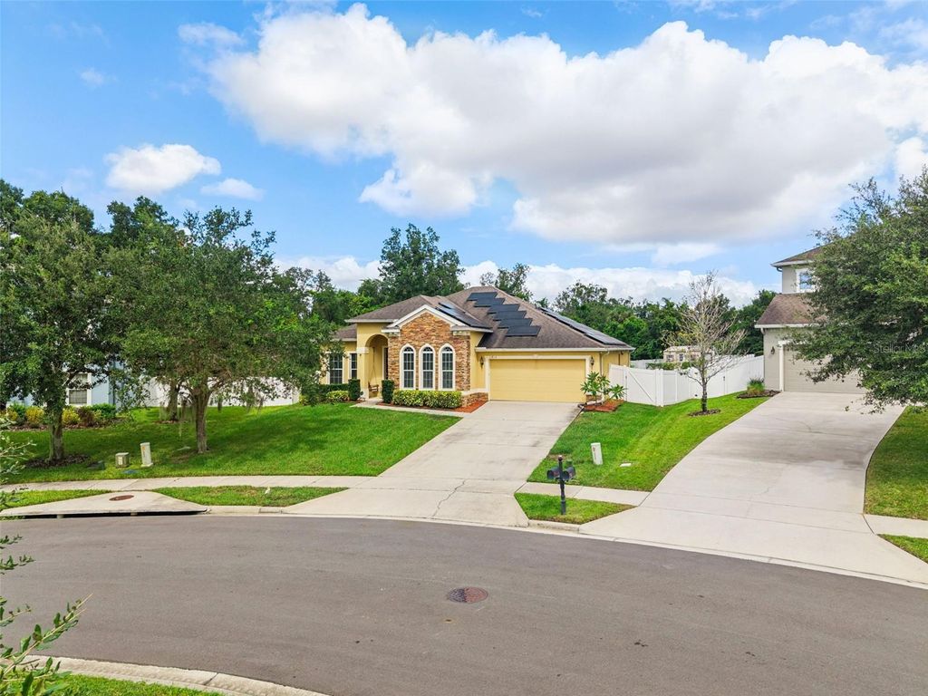 Photo of 1913 Sanderlin Point Loop, Apopka, FL 32703 (MLS # O6351187)