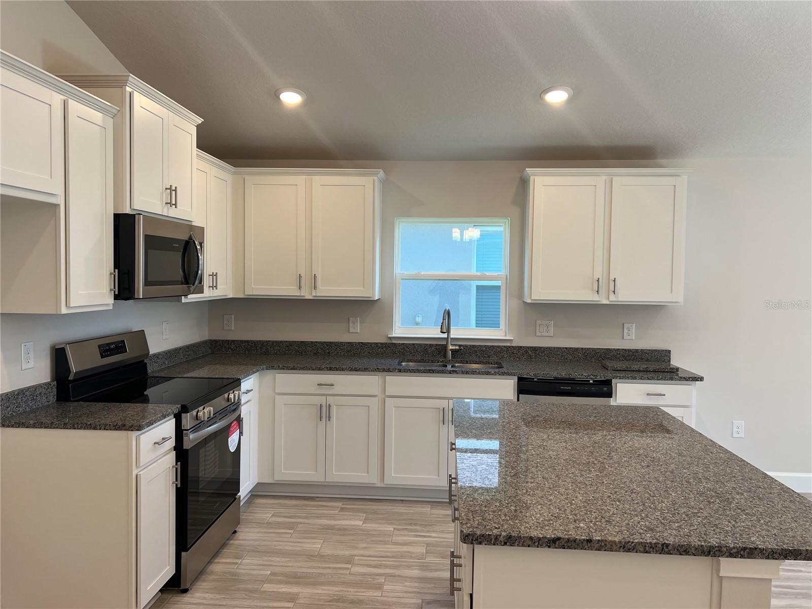 ABBEY GLEN - Residential