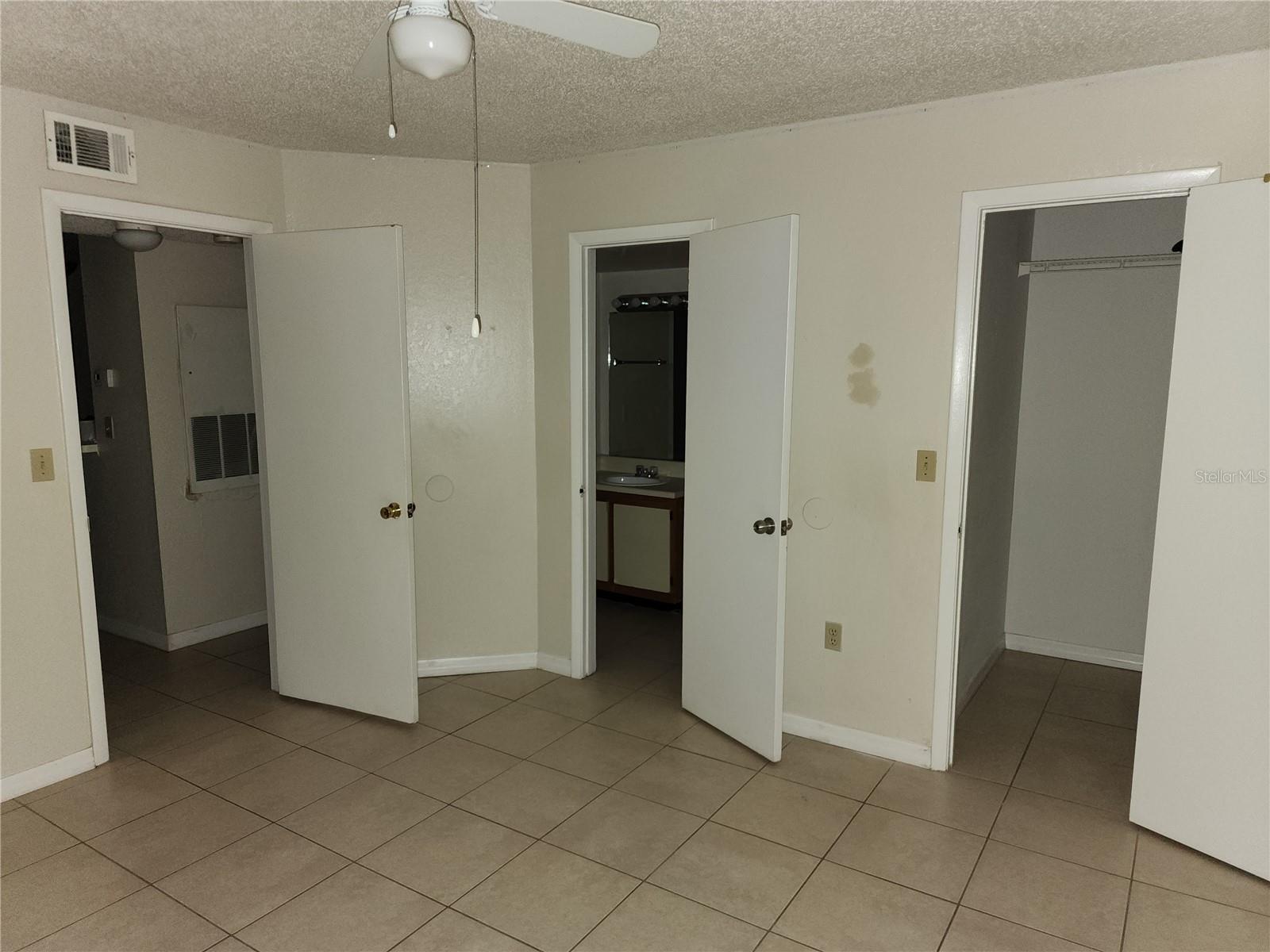 LANDING A CONDO - Residential