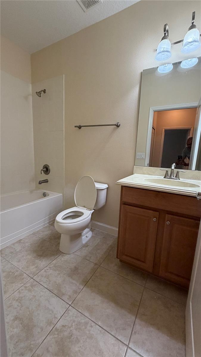 CLERMONT NOTTINGHAM AT LEGENDS - Residential Lease