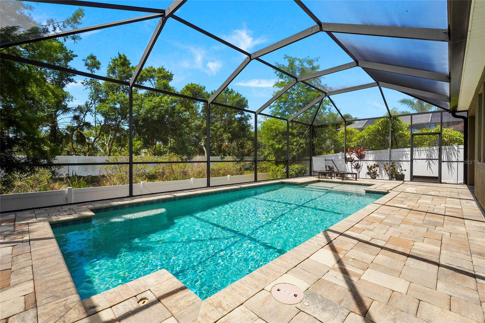 LUNA BAY - Residential
