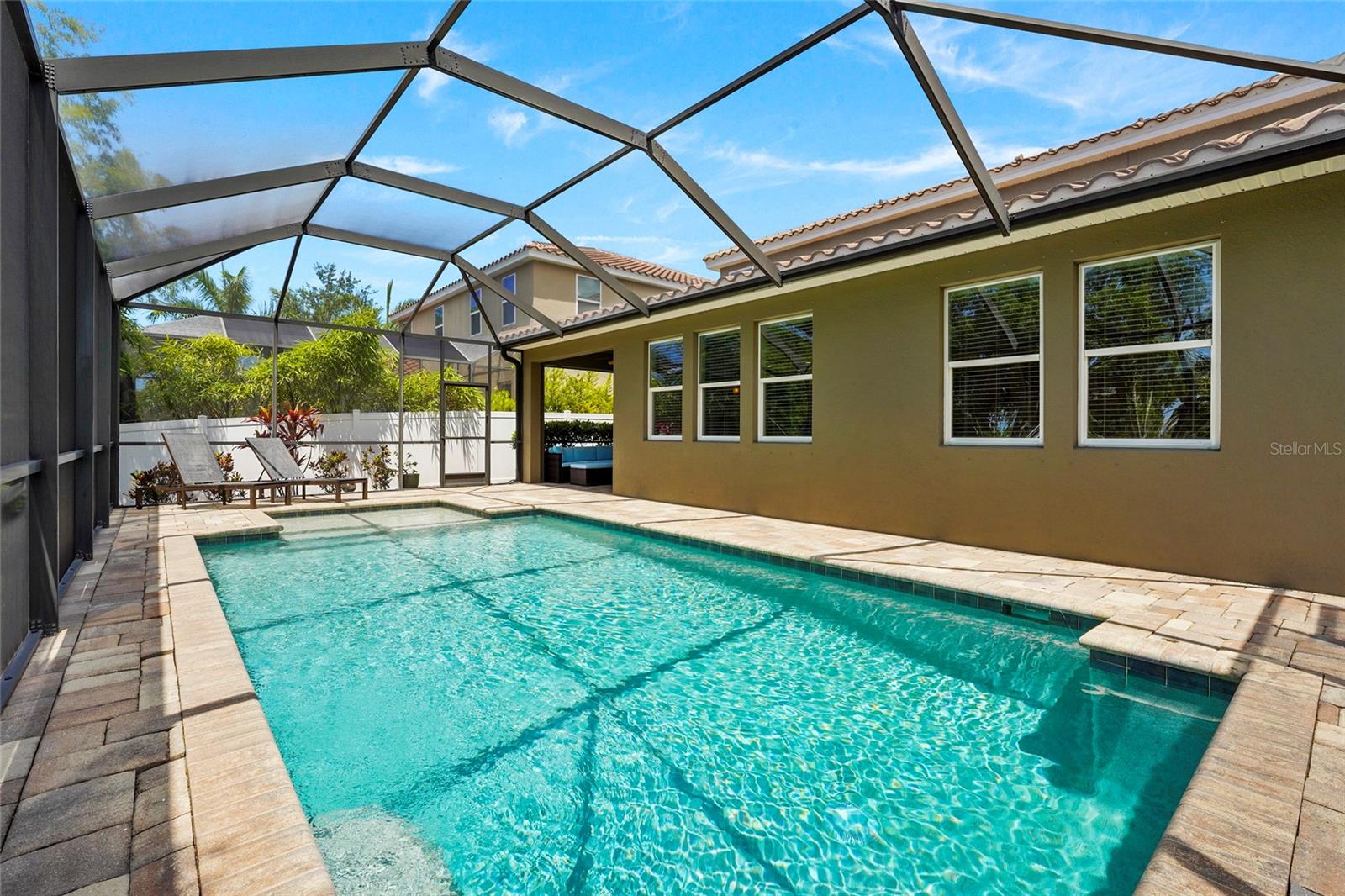 LUNA BAY - Residential