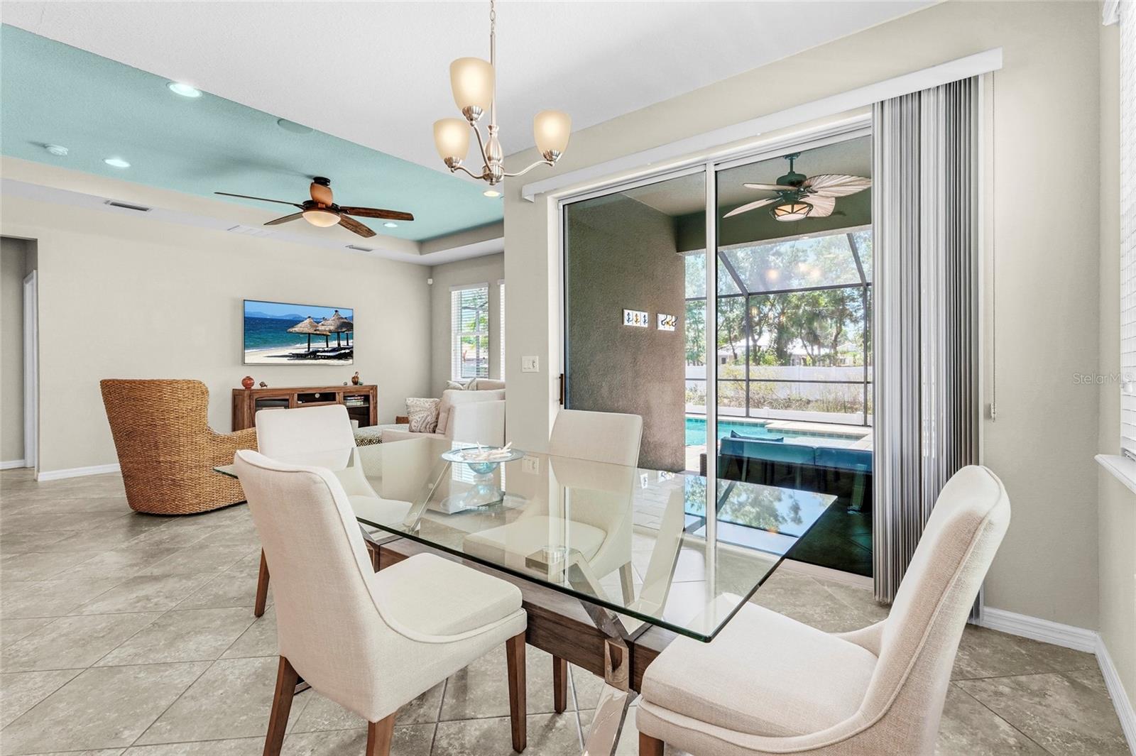LUNA BAY - Residential