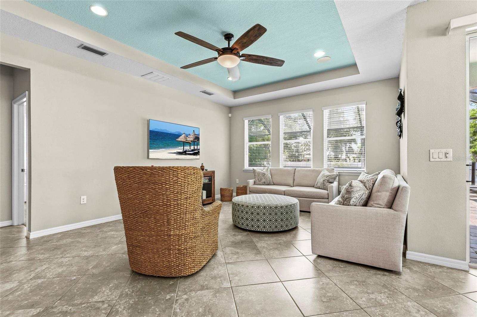 LUNA BAY - Residential