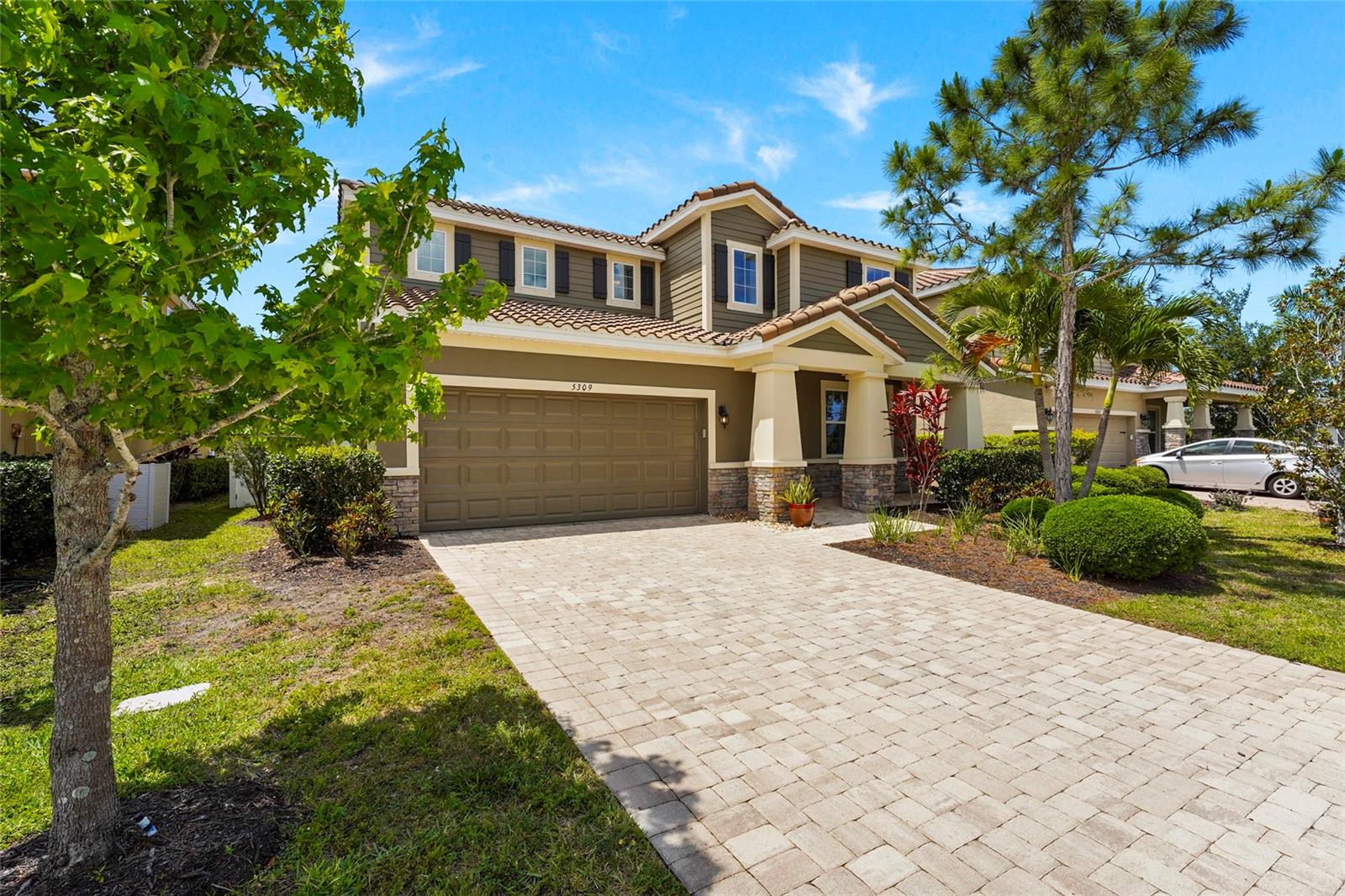 LUNA BAY - Residential