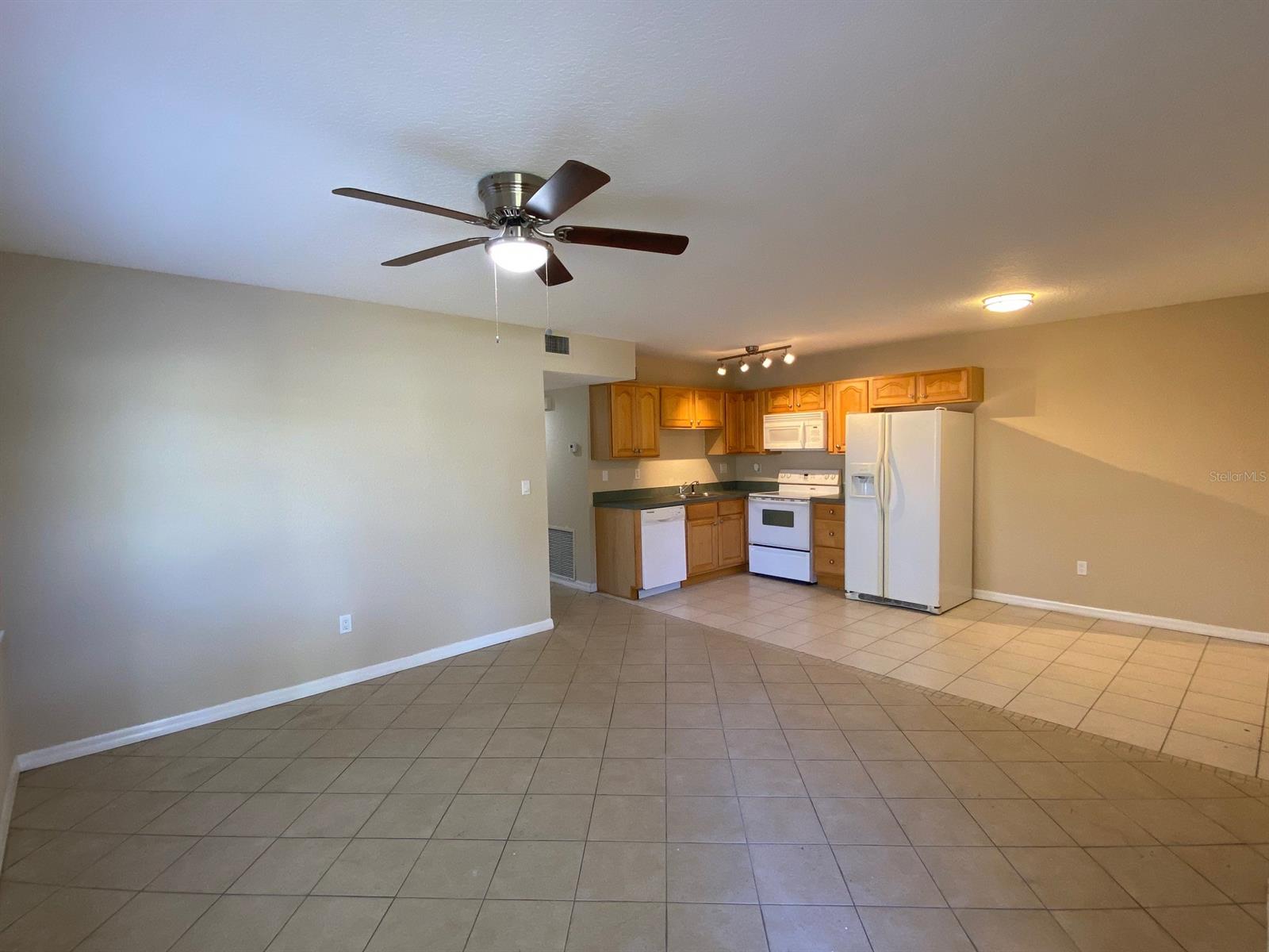 Jy Detwilers 1st Add - Residential Lease