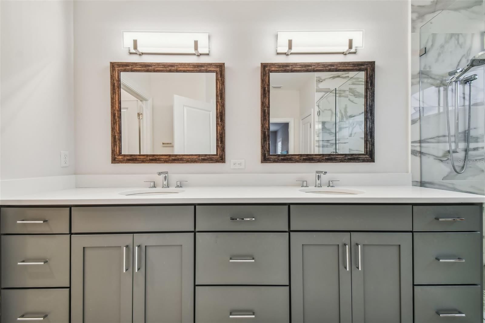 UPTOWN CRESCENT LAKE - Residential Lease