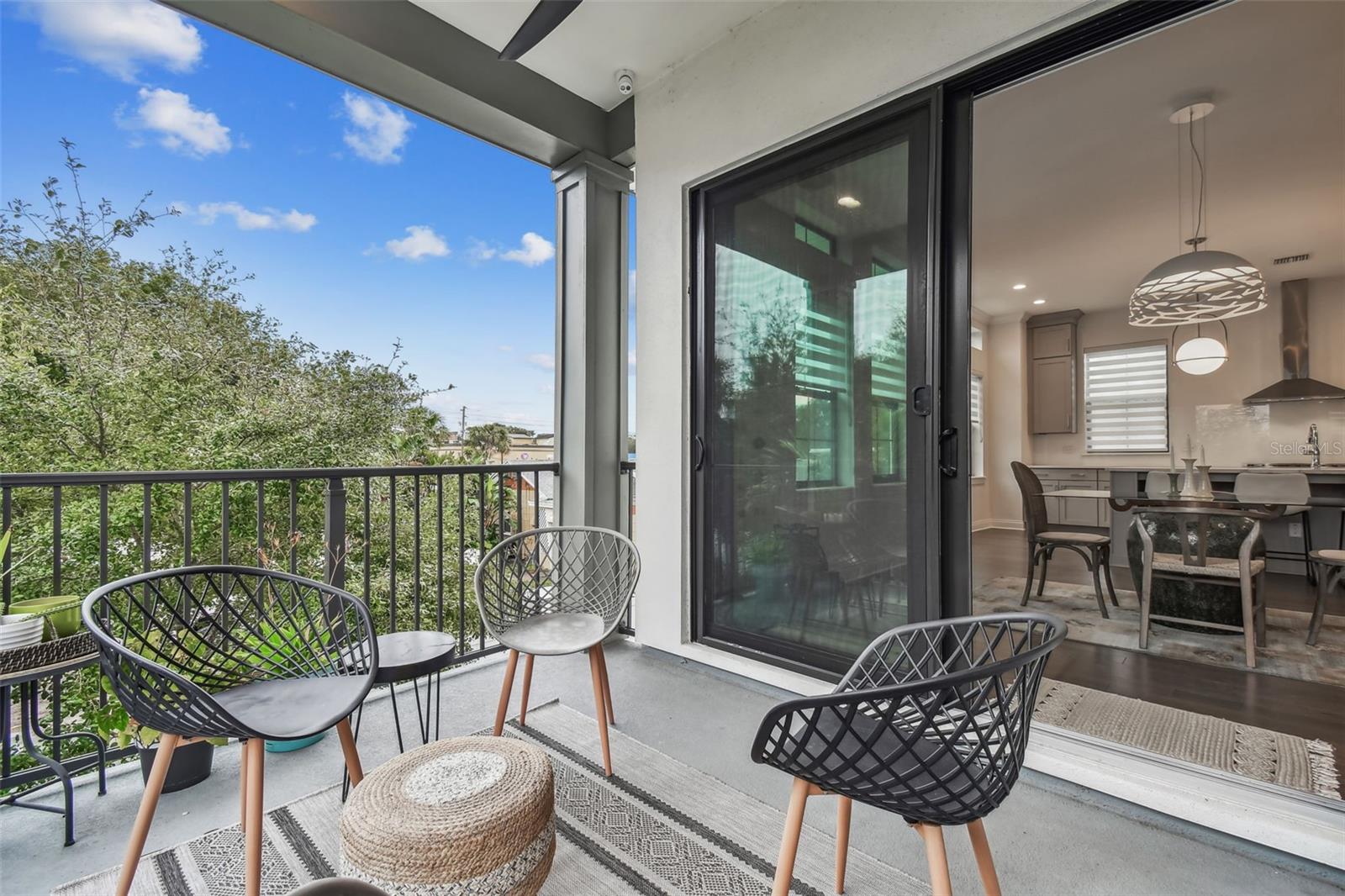 UPTOWN CRESCENT LAKE - Residential Lease